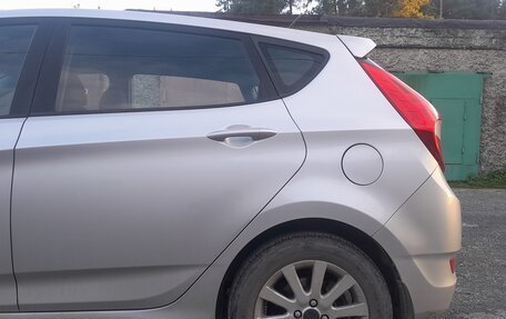 Hyundai Solaris II рестайлинг, 2011 год, 750 000 рублей, 4 фотография