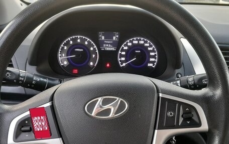 Hyundai Solaris II рестайлинг, 2011 год, 750 000 рублей, 10 фотография