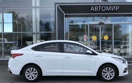 Hyundai Solaris II рестайлинг, 2017 год, 1 210 000 рублей, 4 фотография