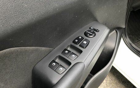 Hyundai Solaris II рестайлинг, 2017 год, 1 210 000 рублей, 13 фотография