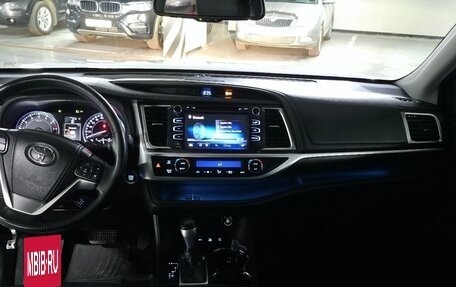Toyota Highlander III, 2014 год, 3 350 000 рублей, 4 фотография