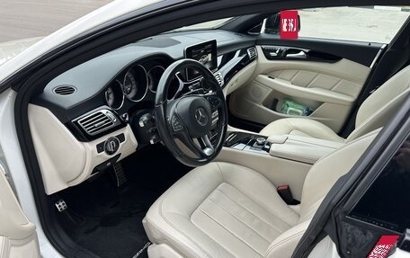 Mercedes-Benz CLS, 2015 год, 2 650 000 рублей, 9 фотография