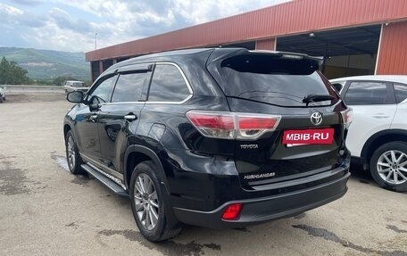 Toyota Highlander III, 2014 год, 3 100 000 рублей, 5 фотография