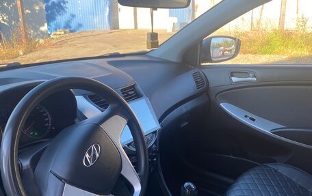 Hyundai Solaris II рестайлинг, 2011 год, 750 000 рублей, 7 фотография