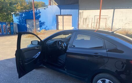 Hyundai Solaris II рестайлинг, 2011 год, 750 000 рублей, 9 фотография