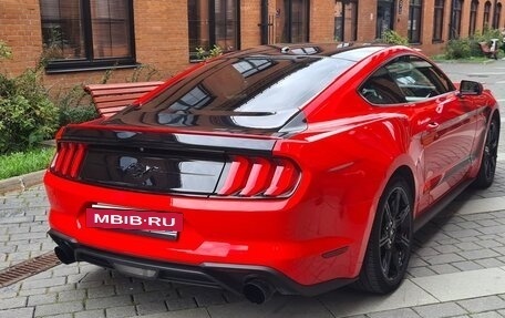 Ford Mustang VI рестайлинг, 2018 год, 2 900 000 рублей, 3 фотография