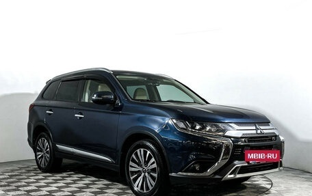 Mitsubishi Outlander III рестайлинг 3, 2020 год, 2 597 000 рублей, 3 фотография