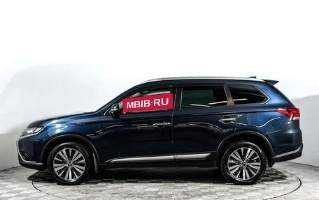 Mitsubishi Outlander III рестайлинг 3, 2020 год, 2 597 000 рублей, 8 фотография