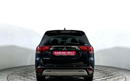 Mitsubishi Outlander III рестайлинг 3, 2020 год, 2 597 000 рублей, 6 фотография