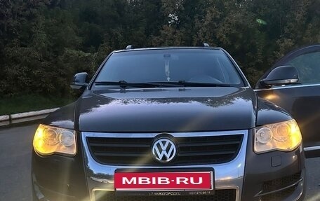 Volkswagen Touareg III, 2009 год, 750 000 рублей, 1 фотография