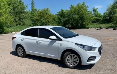 Hyundai Solaris II рестайлинг, 2017 год, 910 000 рублей, 1 фотография
