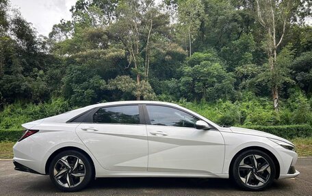 Hyundai Elantra, 2022 год, 1 642 000 рублей, 8 фотография