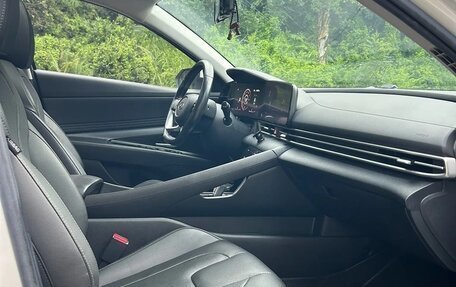 Hyundai Elantra, 2022 год, 1 642 000 рублей, 14 фотография