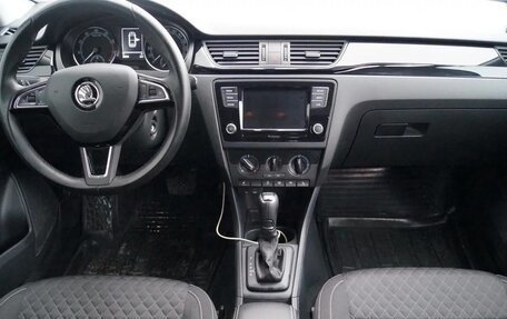 Skoda Rapid I, 2017 год, 1 200 000 рублей, 9 фотография