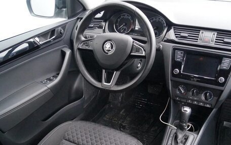 Skoda Rapid I, 2017 год, 1 200 000 рублей, 10 фотография