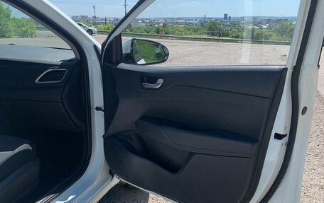 Hyundai Solaris II рестайлинг, 2017 год, 910 000 рублей, 10 фотография