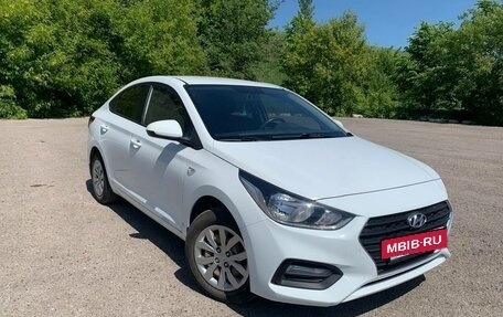 Hyundai Solaris II рестайлинг, 2017 год, 910 000 рублей, 3 фотография