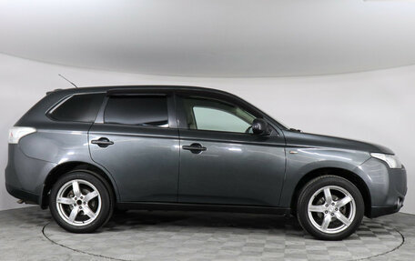Mitsubishi Outlander III рестайлинг 3, 2014 год, 1 297 000 рублей, 4 фотография