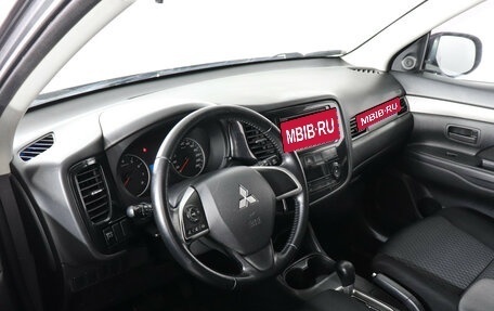 Mitsubishi Outlander III рестайлинг 3, 2014 год, 1 297 000 рублей, 9 фотография