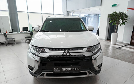 Mitsubishi Outlander III рестайлинг 3, 2019 год, 2 123 000 рублей, 2 фотография