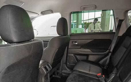 Mitsubishi Outlander III рестайлинг 3, 2019 год, 2 123 000 рублей, 12 фотография