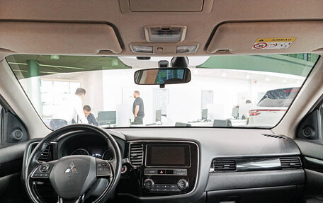 Mitsubishi Outlander III рестайлинг 3, 2019 год, 2 123 000 рублей, 14 фотография