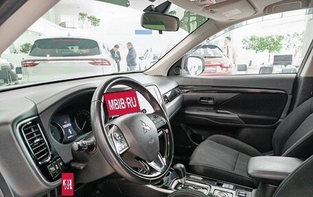 Mitsubishi Outlander III рестайлинг 3, 2019 год, 2 123 000 рублей, 16 фотография