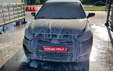 Hyundai Solaris II рестайлинг, 2011 год, 850 000 рублей, 1 фотография
