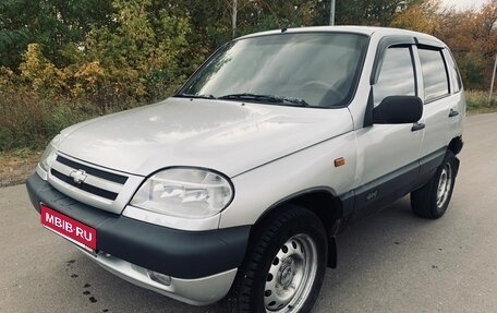 Chevrolet Niva I рестайлинг, 2003 год, 215 000 рублей, 1 фотография