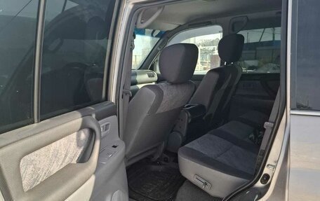 Toyota Land Cruiser 100 рестайлинг 2, 2002 год, 2 800 000 рублей, 4 фотография