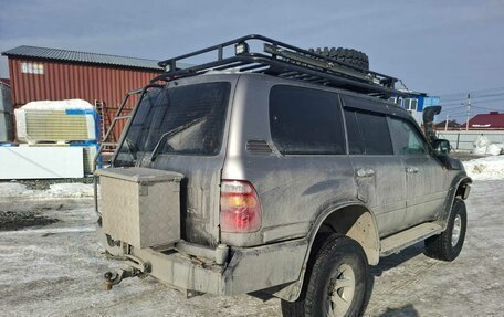 Toyota Land Cruiser 100 рестайлинг 2, 2002 год, 2 800 000 рублей, 18 фотография