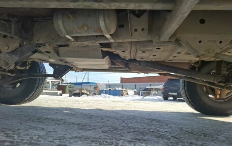Toyota Land Cruiser 100 рестайлинг 2, 2002 год, 2 800 000 рублей, 13 фотография
