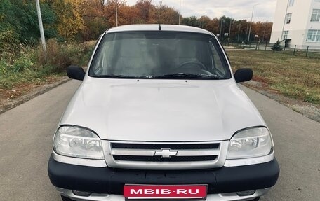 Chevrolet Niva I рестайлинг, 2003 год, 215 000 рублей, 2 фотография
