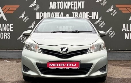 Toyota Vitz, 2012 год, 685 000 рублей, 2 фотография
