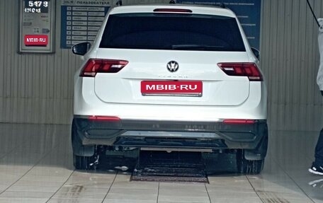 Volkswagen Tiguan II, 2021 год, 2 950 000 рублей, 1 фотография