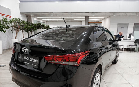 Hyundai Solaris II рестайлинг, 2017 год, 1 061 000 рублей, 9 фотография