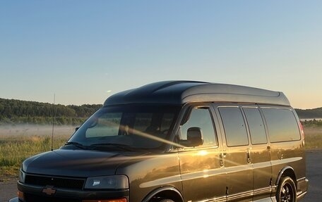 Chevrolet Express II, 2005 год, 1 990 000 рублей, 2 фотография