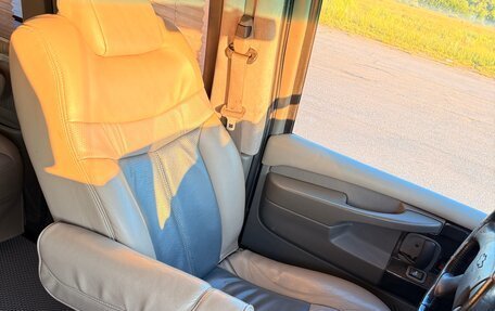 Chevrolet Express II, 2005 год, 1 990 000 рублей, 13 фотография