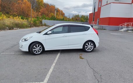 Hyundai Solaris II рестайлинг, 2011 год, 660 000 рублей, 3 фотография