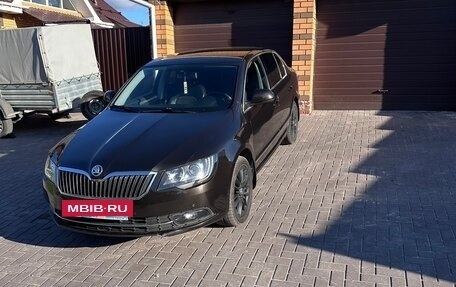 Skoda Superb III рестайлинг, 2014 год, 990 000 рублей, 6 фотография