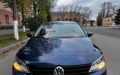 Volkswagen Jetta VI, 2015 год, 880 000 рублей, 2 фотография