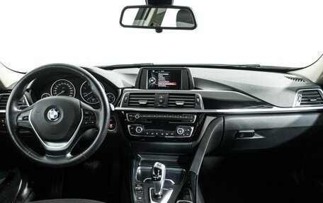 BMW 3 серия, 2017 год, 2 599 898 рублей, 13 фотография