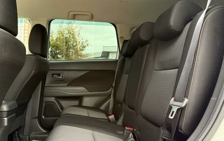 Mitsubishi Outlander III рестайлинг 3, 2016 год, 1 890 000 рублей, 9 фотография