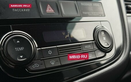 Mitsubishi Outlander III рестайлинг 3, 2016 год, 1 890 000 рублей, 21 фотография