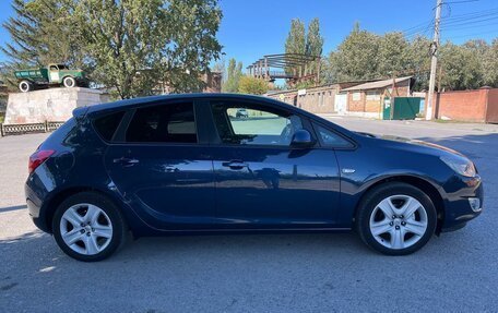 Opel Astra J, 2011 год, 850 000 рублей, 2 фотография