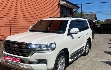 Toyota Land Cruiser 200, 2016 год, 5 900 000 рублей, 1 фотография