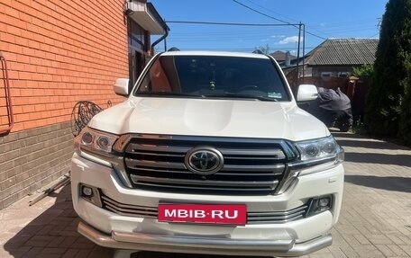 Toyota Land Cruiser 200, 2016 год, 5 900 000 рублей, 2 фотография