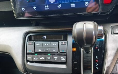 Honda Stepwgn IV, 2015 год, 2 120 000 рублей, 18 фотография