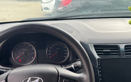 Hyundai Solaris II рестайлинг, 2016 год, 790 000 рублей, 2 фотография