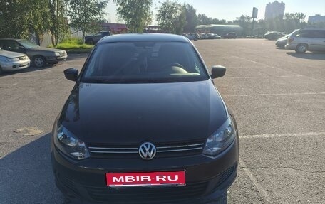 Volkswagen Polo VI (EU Market), 2013 год, 800 000 рублей, 1 фотография